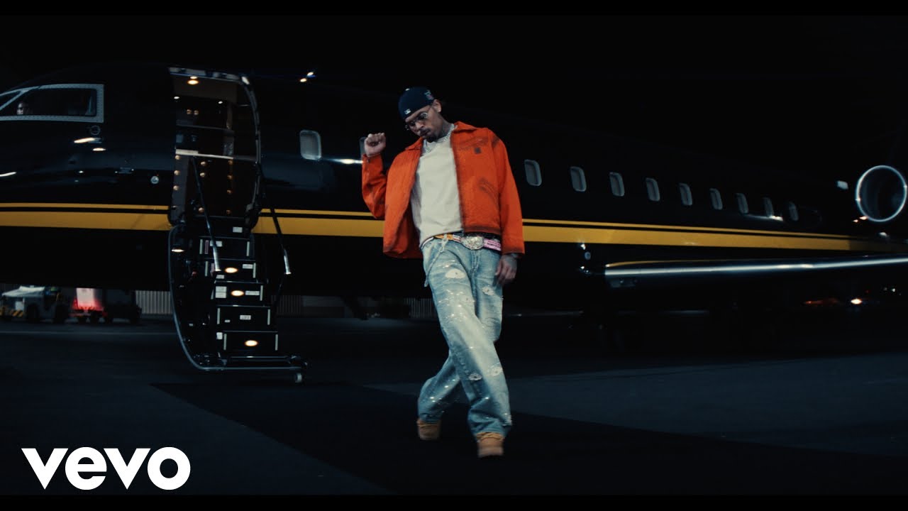 Chris Brown - It Depends/Obvious (Official Video) Stream “Obvious” Here: https://chrisbrown.lnk.to/BROWNDeluxe Follow...