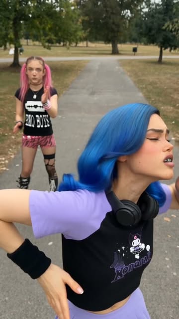 Dance... . . . . @higgsfield.ai #reelviral #lovedance #emogirl #instagram #fypシ❤️💞❤️