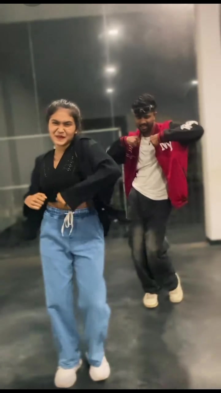 ඔයාලත් කැමතිනම් මාත් එක්ක Dance කරන්න ඉක්මනින් DWM එකට join වෙන්න 0719933156 whatsapp කඩවත මිනුවන්ගොඩ මීරිගම කොටදෙනිය...
