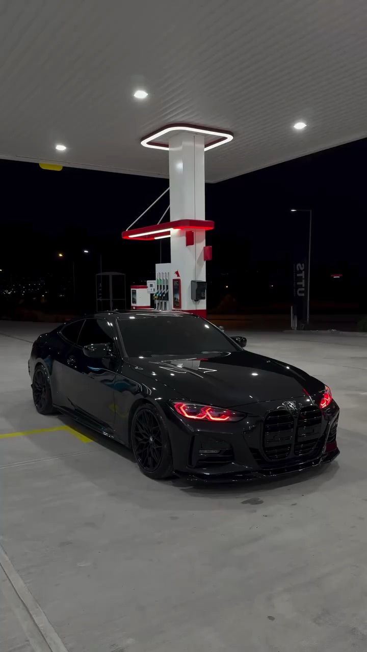 B M W