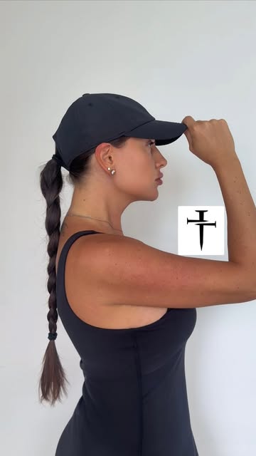 The perfect mix of @threenailsclothing sporty, feminine, and effortless 🤍 I love how this Three Nails golf dress mat...