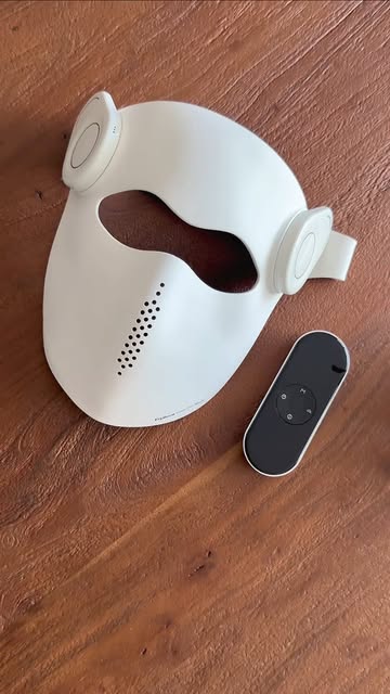 What I learned comparing every red light mask before spending $1,000. This is not just another LED mask—it’s a profes...