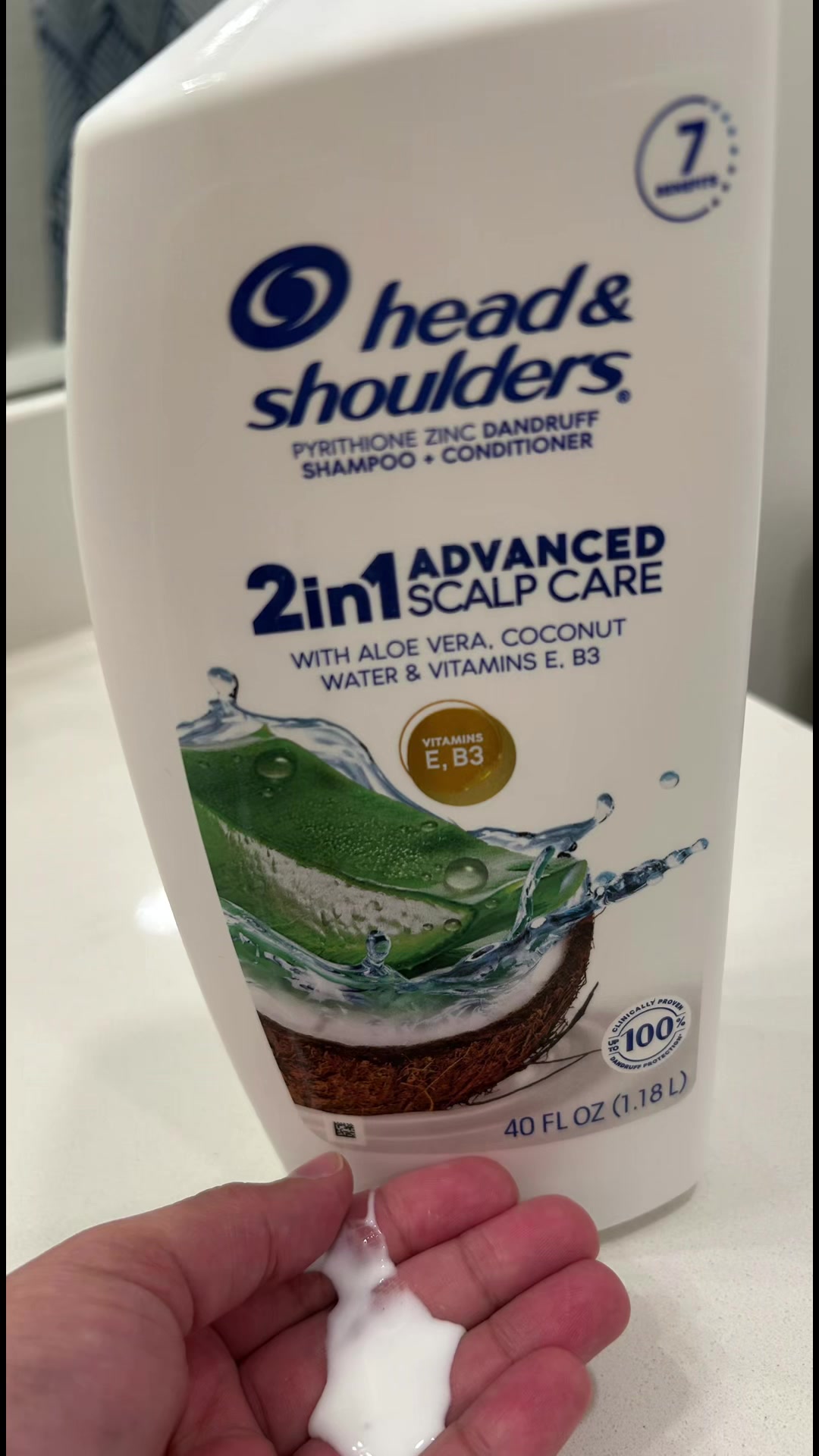 Realmente me gustó mucho este 2 en 1 shampoo y acondicionador, su olor es delicioso, al usarlo sentí mi cabello limpi...