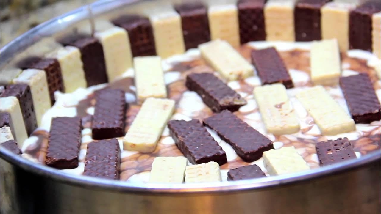 Sorvetão de Bis Se gostou dê um joinha! Inscreva-se no canal para ver novos vídeos! Receita p/ 10 pessoas : 4 caixas...