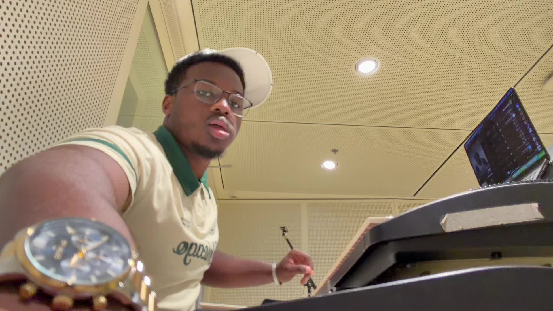 🎹🎹🎹 #fyp #whynot #stillhandsome #godblessjoshua #keyboard