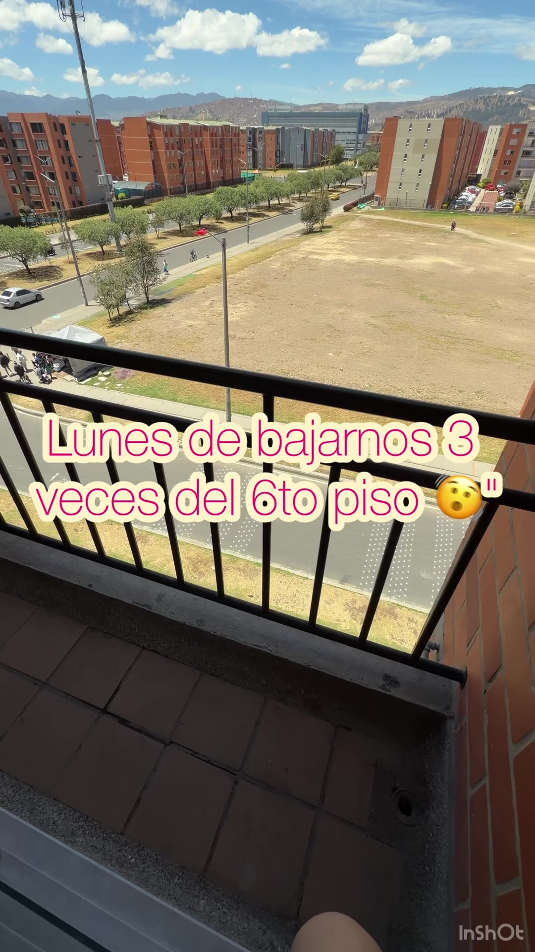 Sobreviviendo al temblor desde un piso 6 🫨 Tres bajadas de escaleras corriendo, OBVIAMENTE en pijama 🫣, mi hija en...