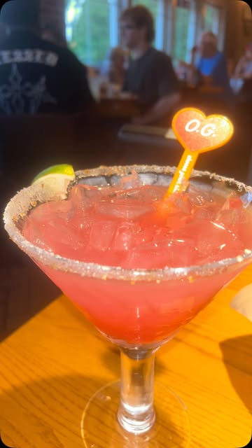 tried the @chilis new Bombshell Margarita, now I’m villa ready 😎 🍹 #chilis🌶 #loveislandusa