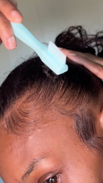 When I’m not using heat, this is my quick and easy go-to! 💕 3 #easy #tips #1. Apply the gel to damp hair in small se...