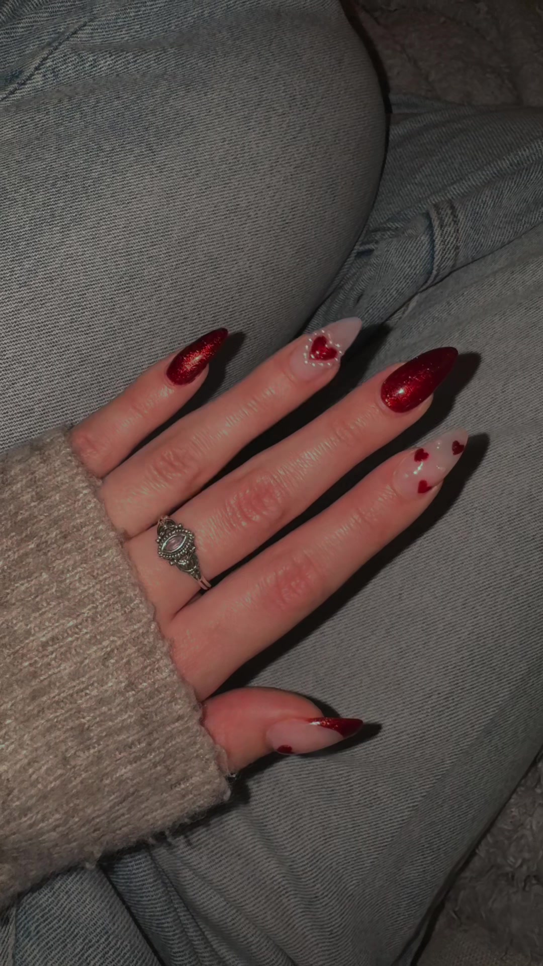 So in love #nails #nailartist #valentinenails #rednails💅