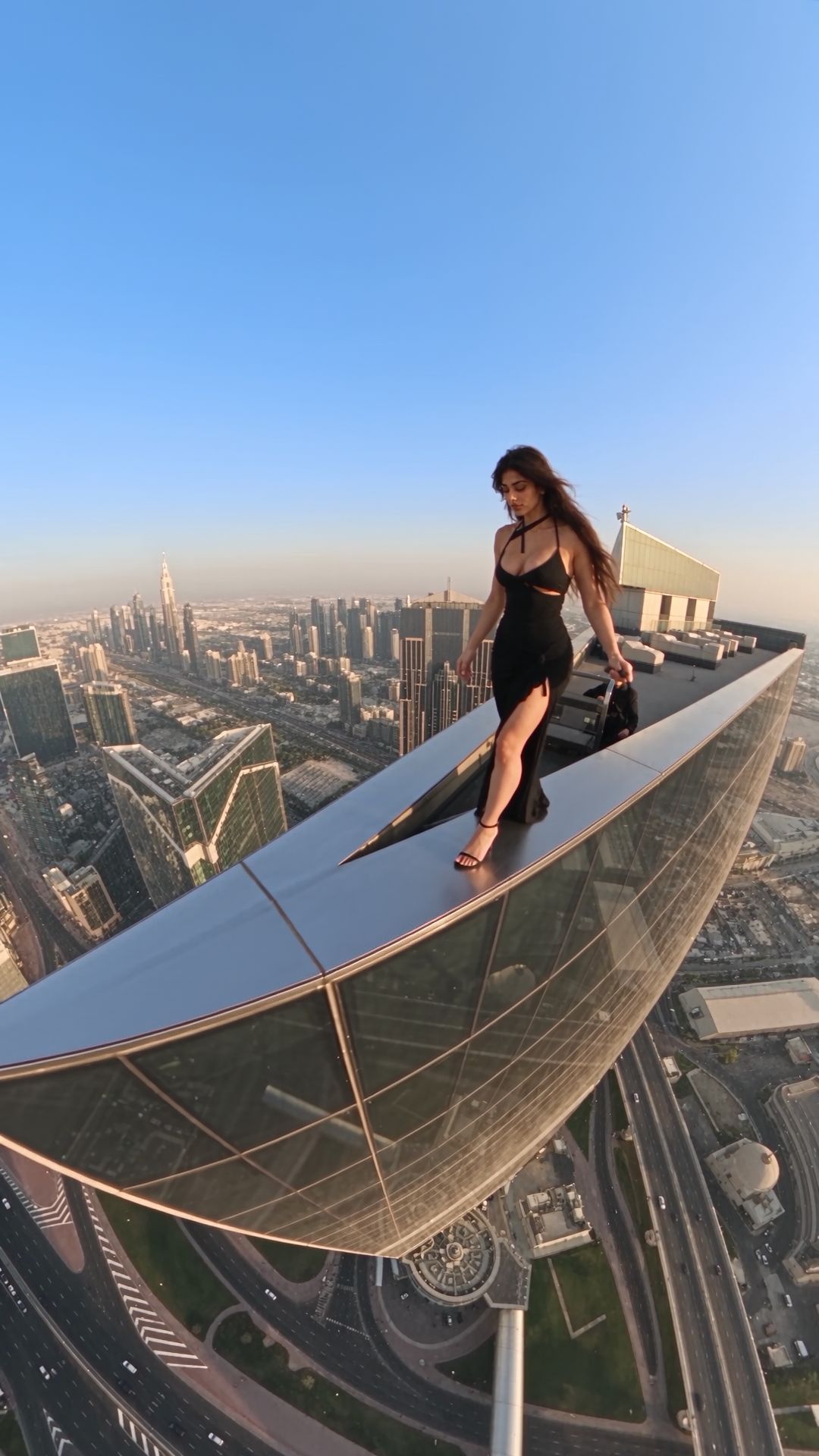 Love the thrill of heights 🖤