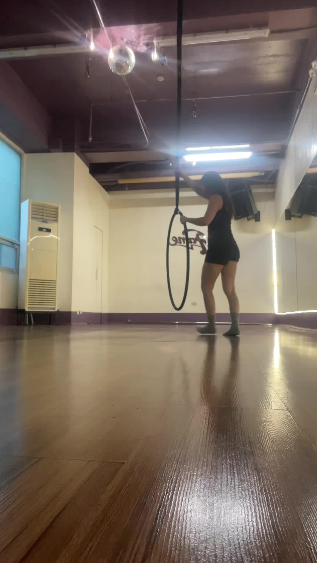 Samahan nyo ako mahilo HAHAH #firstimer #hoopchoreo