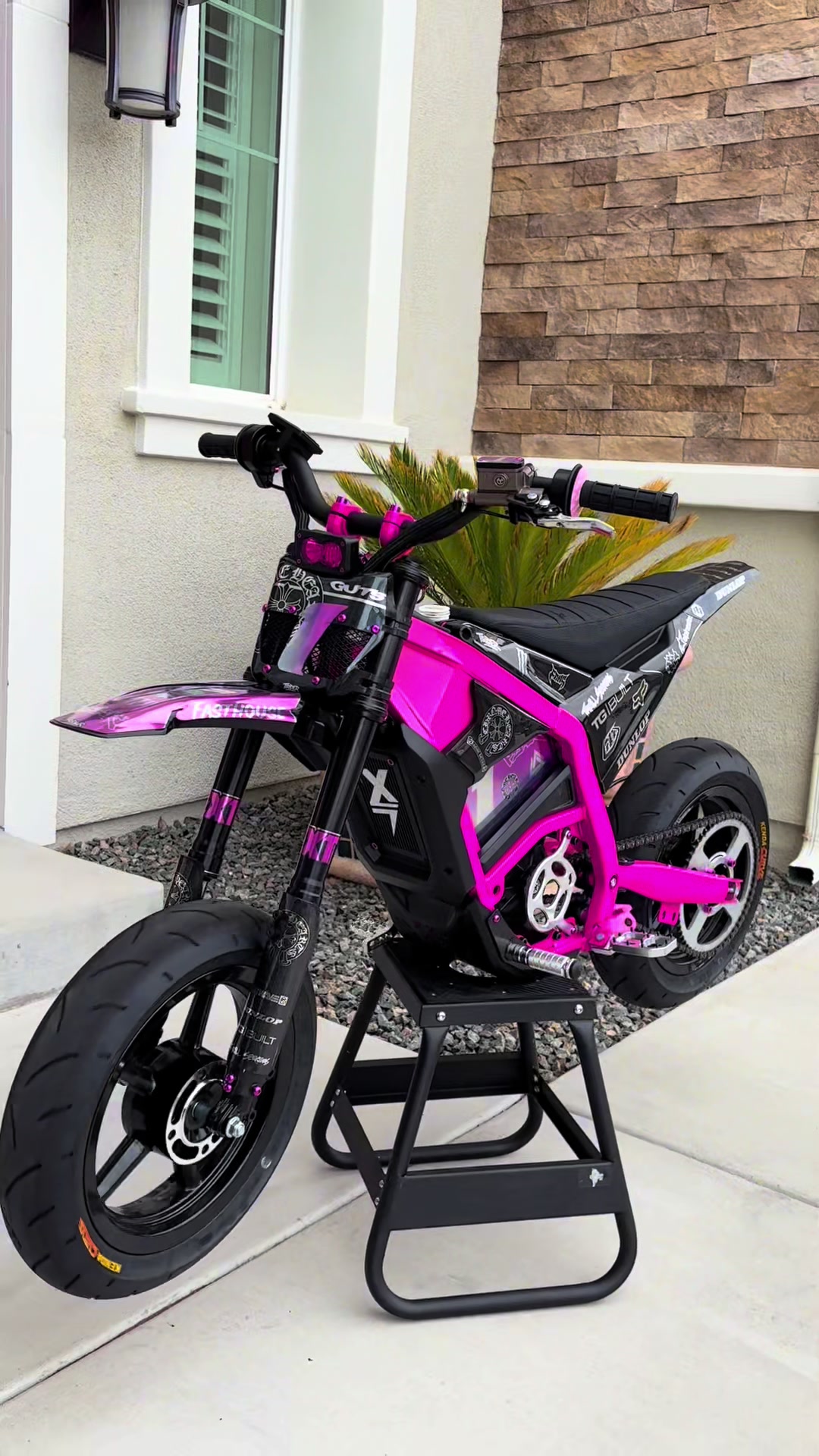 Tuff edit?🫡🩷|| Chase light out now➡️@tirider #ebike #yozma #surron #fyp #surronster