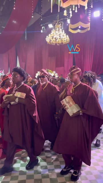 Money na water! Na bullion van Real Estate Mogul, King Ochacho carry come Peller wedding? It rained currencies at Pel...