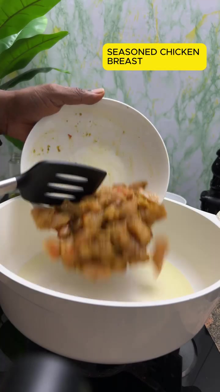 Delicious curry chicken sauce@PAULO KITCHEN
