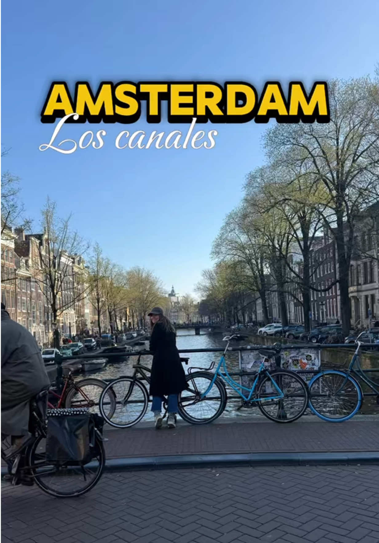 Amsterdam tiene fama de ciudad sin reglas pero te pueden multar fácil! Lo que sí puedes hacer: bajarte la app de NS p...