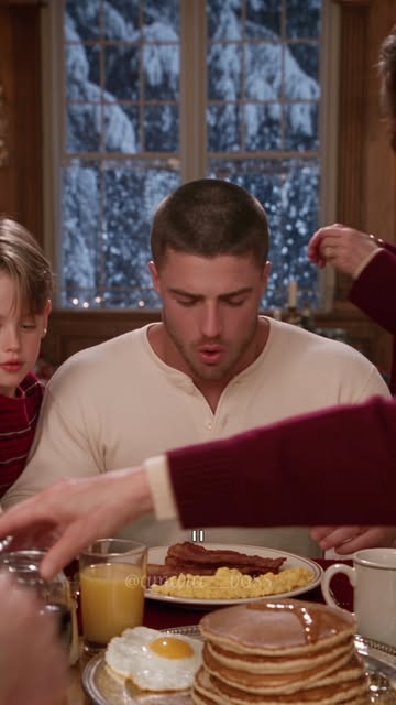 What did Justin wake up into😂😱🎄🎬 STRANGERS ON CHRISTMAS PART 3 WANT TO LEARN HOW I CREATE SHORT MOVIES LIKE THIS?...