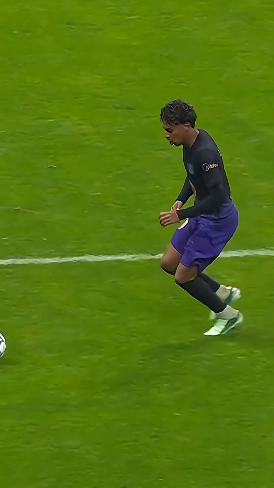 What do we call this Lamine Yamal skill 🤯 - UEFA (1080p, h264)
