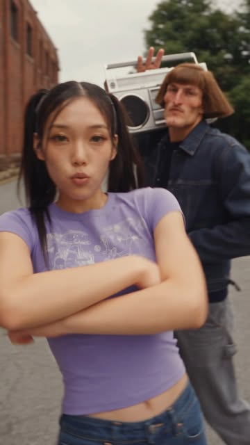Main characters only. Boombox not optional 📻🥇 #vivixgary #garygold #vivi #boombox #oldschool