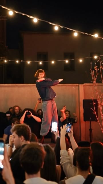 Main character behaviour🕺