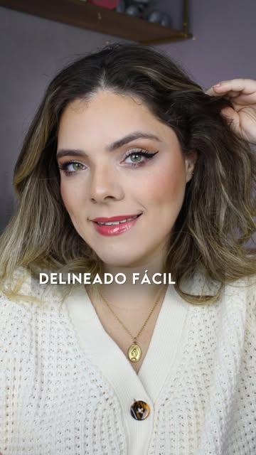 Esse delineado não tem erro! Salva para testar!! E compartilha com as amigas!! 💖✨ #makeup #maquiagem #automaquiagem...