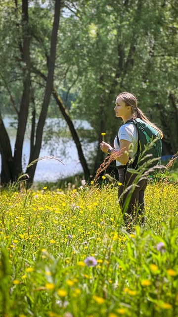 🎬 OGLAS: Tinka Planinka x Zavarovalnica Sava Aplikacija, ki me spravi na noge – SavaFit! 🏃‍♀️ 👉 Brezplačna, enosta...