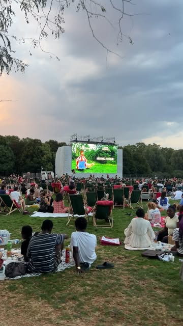 🎬✨ Le cinéma en plein air de La Villette touche à sa fin ! Il ne reste que 2 soirées pour profiter d’un film gratuit...