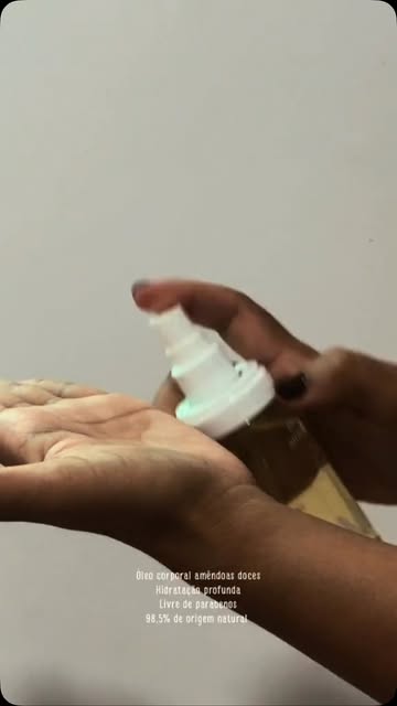 ✨ Um toque de cuidado e hidratação para deixar a pele ainda mais linda! 💕 Conhecendo o óleo corporal de Amêndoa Doce...