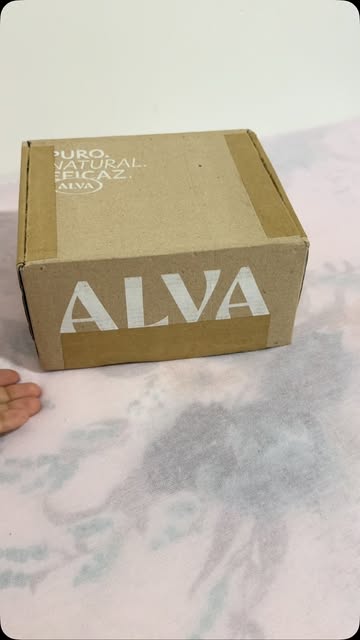 📦✨ Unboxing da ALVA! Chegou meu óleo corporal de Amêndoa Doce e eu já estou ansiosa para testar. 🤎✨ #ALVA #Unboxing...