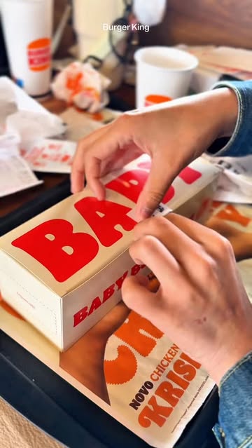 POV: O @burgerkingportugal finalmente lembrou que bariátrica também merece viver a experiência de provar vários lanch...