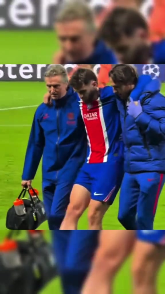 Kvaratskhelia injured but there was a time.. #kvaratskhelia #football #footballinjury #footballer #footballedits