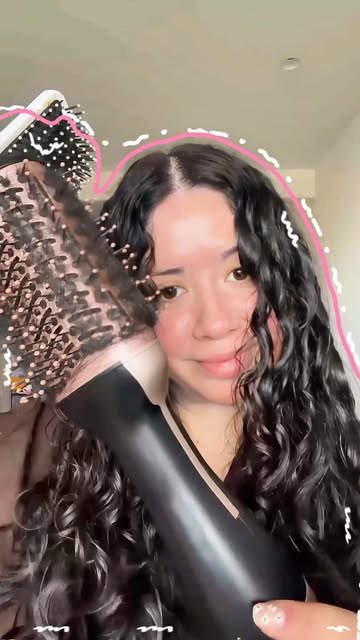 Wayyyy too scared to ever change this hair products 😮‍💨 #hairjourney #blowoutstyles #haircareproduct #garnierhairjo...