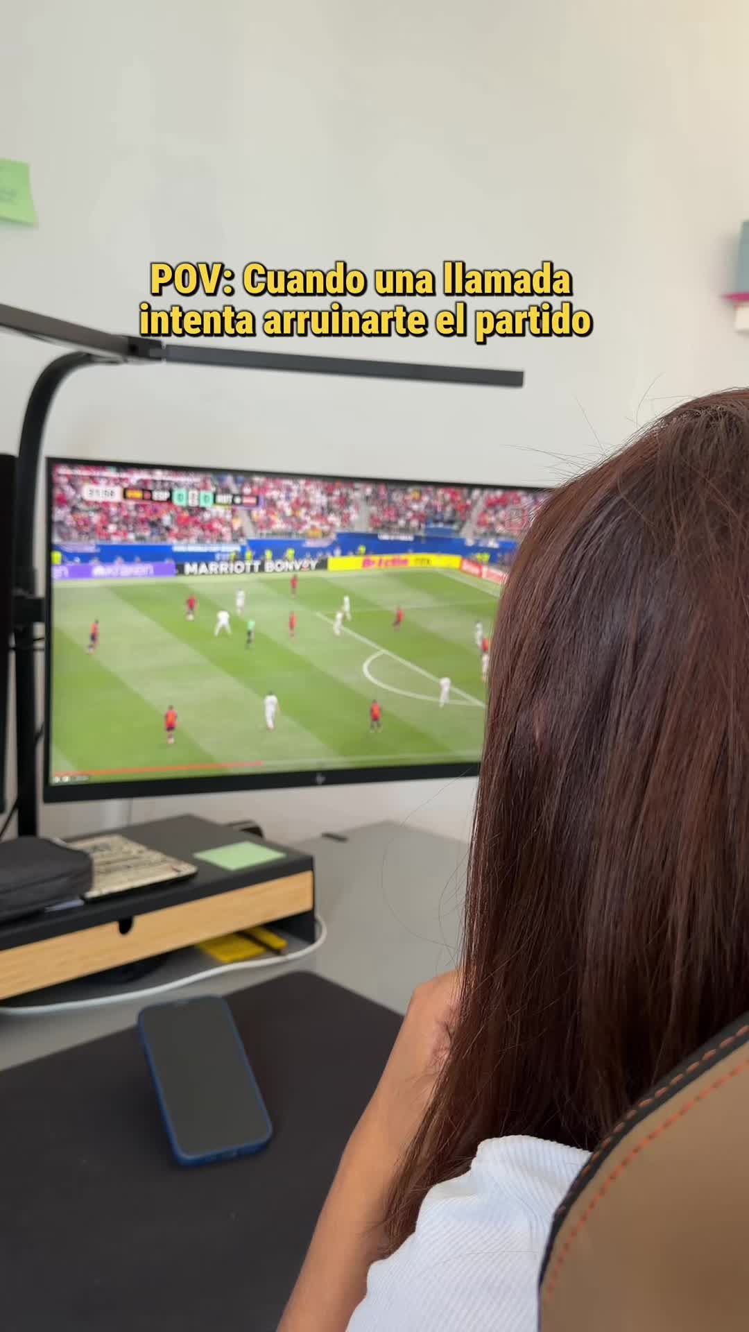 Nunca sabes quién está al otro lado de la línea. 📞👀 Gracias a Truecaller puedo identificar llamadas antes de contes...