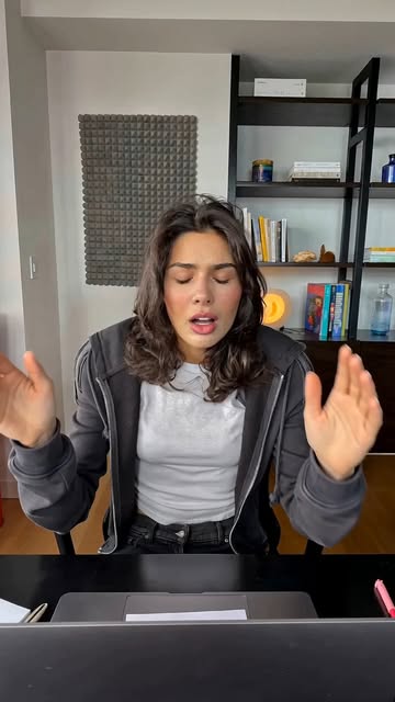 YouTubers with 1M+ subscribers are using this AI tool to write their scripts… and most people have no idea it exists....