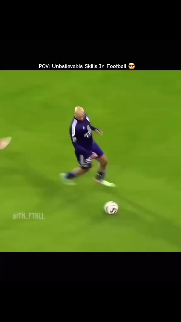 Unbelievable Skills In Football 🤯 #foryoupage #football #goviral #soccer #fyp