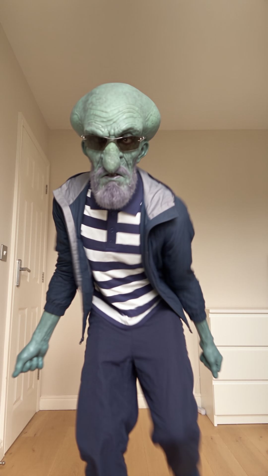 Sqwid can dance