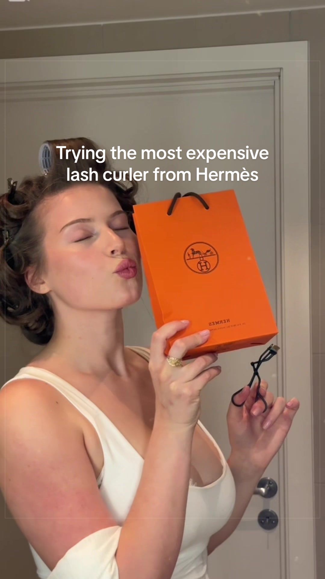 Of course I needed the Hermès lash curler 😭🧡 #hermes #hermesbeauty #luxurybeautyproducts #beautytok #fyp