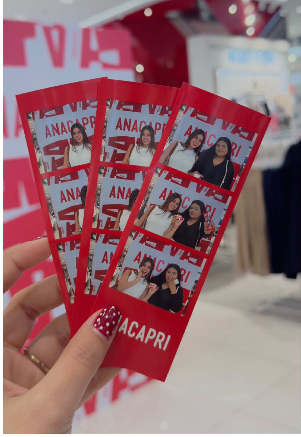 Así vivimos el lanzamiento de @Anacapri, amamos todos los modelos 💖😍 Corre a ver todos sus modelos en el Oechsle de...