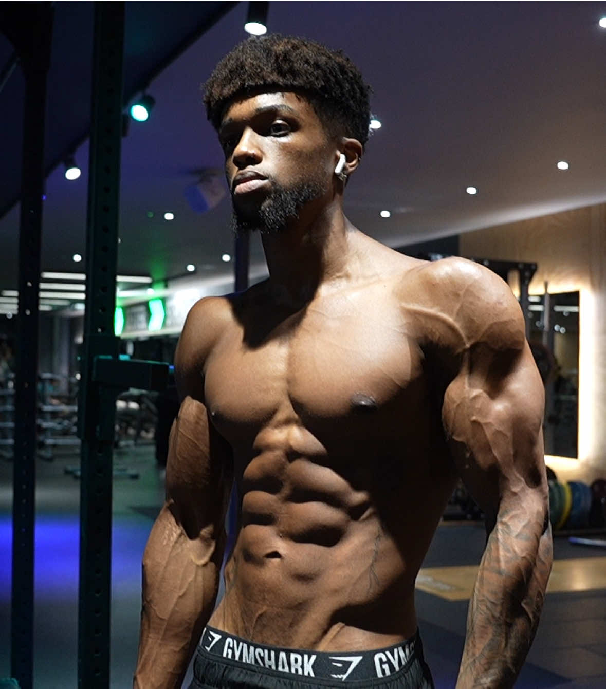In pursuit of the perfect physique 💎 @Gymshark | Code: LEON10