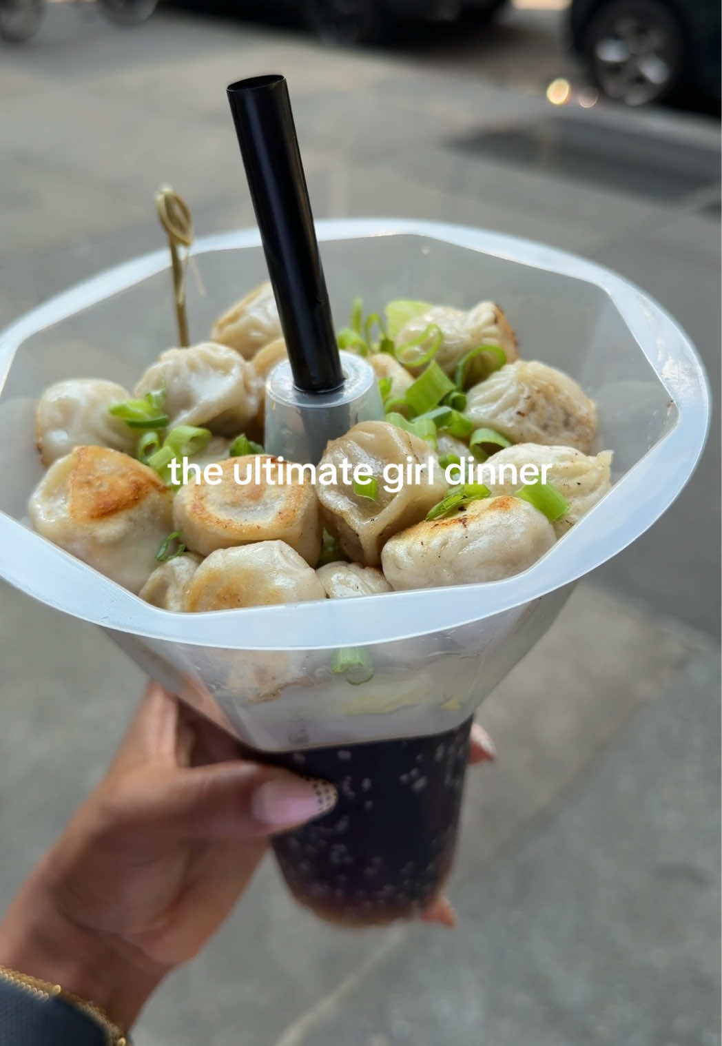 NY will keep me big back cos what do you MEAN dumplings + Diet Coke in a cup 😍🥟🥤 . . . #girldinner #dietcoke #nycf...
