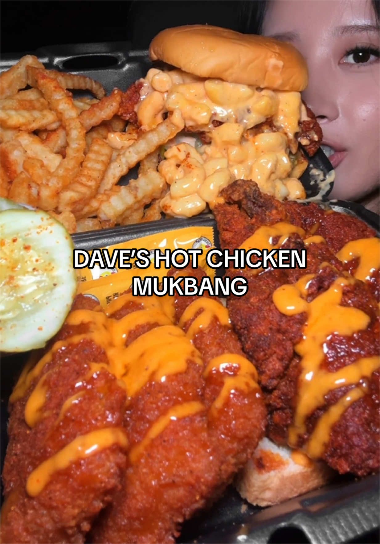 I’ve been craving this for days @Dave’s Hot Chicken #daveshotchicken #friedchicken #saucy #crunchy #mukbang