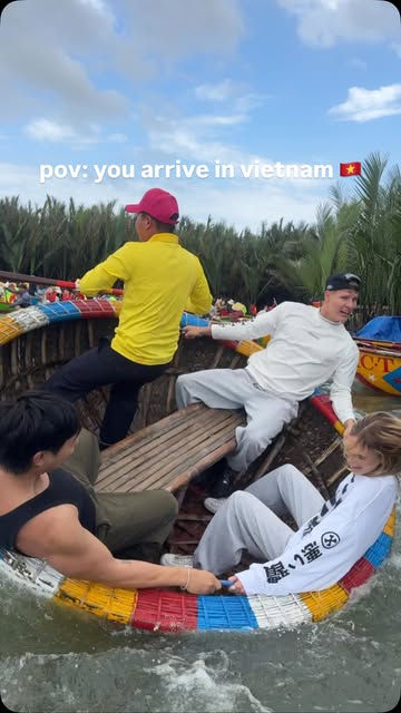 The coconut boats in vietnam are no joke 🇻🇳😵‍💫 #vietnam #hộian #danang #thingstodowithfriends #triptovietnam Are...