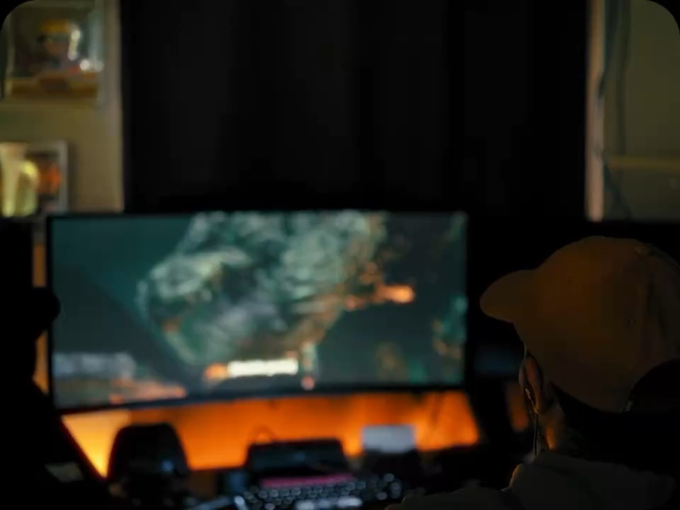 Gaming,chill and relaxing.