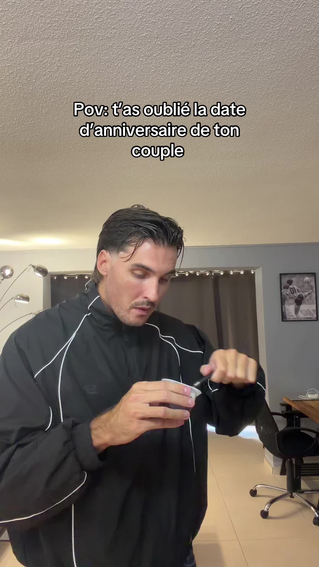 (Je suis trop malin) mais j’ai failli réinstaller Tinder