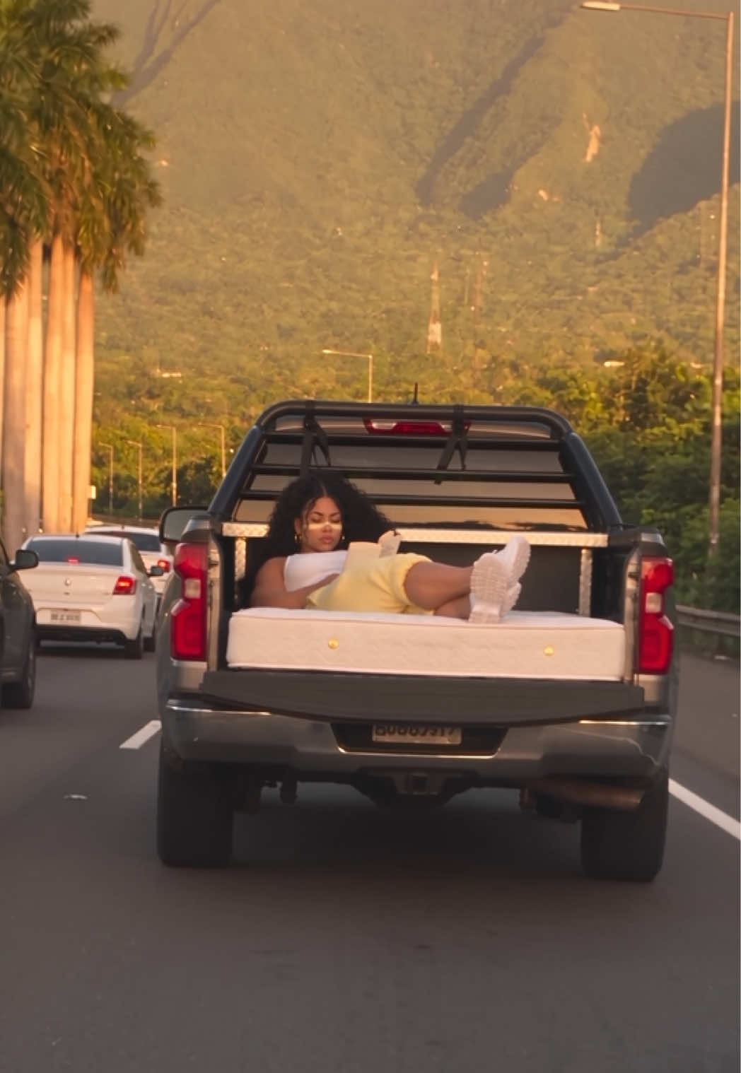 Esto es el tapón del expreso. I live here now. #tapon #puertorico #boricua