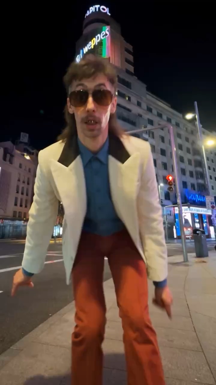 Bailando por gran vía a las 4 de la mañana