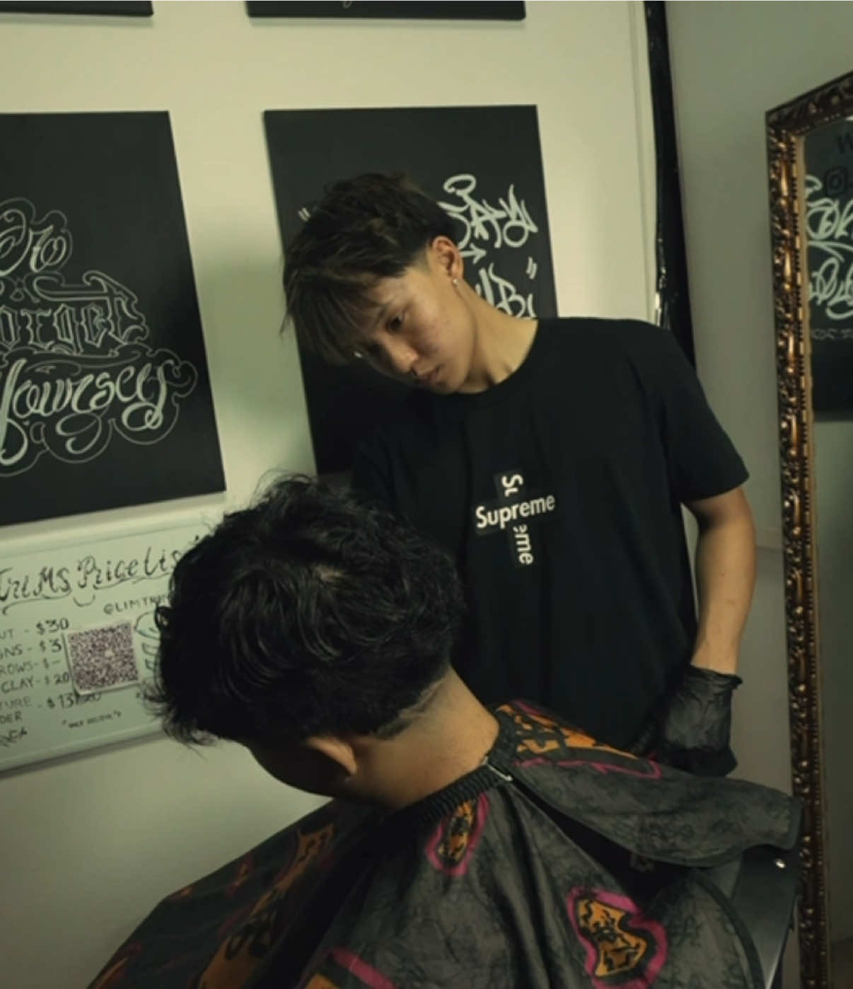 cutting hair but make it scenic 📸 link in bio to book! 📆 #fypsg #foryoupage #viral #limtrims #fypシ @SOLVE