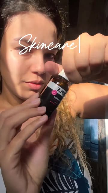✨ Um cuidado a mais na minha rotina de skincare! Estou conhecendo o Ultra Sérum Niacinamida da @simpleorganic com 10%...