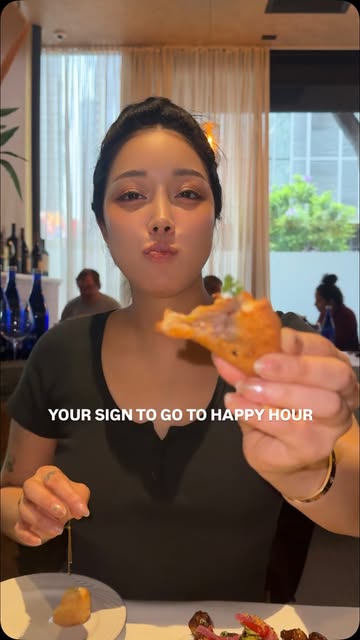 $6 bites + $8 wine in LA?! Say less 😆🥂 The empanadas, chicken sliders, wings, beef on the bone with chimichurri AND...