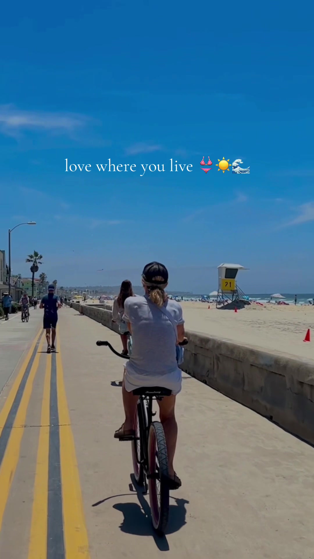 it’s not like i actually chose to be born here but.. #sandiego #pb #beach #lovewhereyoulive #greenscreenvideo