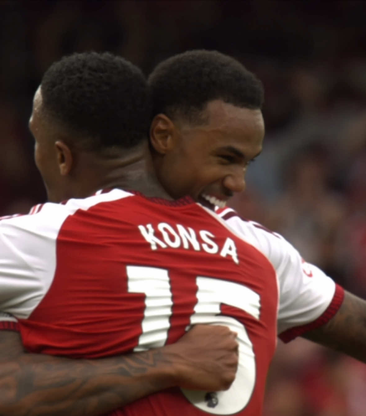 The cb show 🎥 #premierleague #arsenal #konsa #gabriel #footballtiktok Arsenal vs Everton/ konsa goal vs Everton toda...